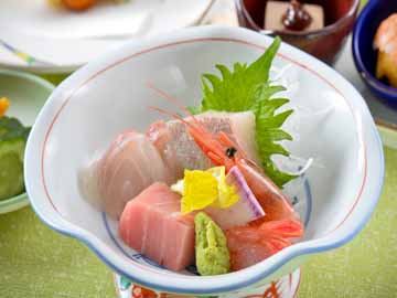 料理一例:悠会席(御造り四種盛り)