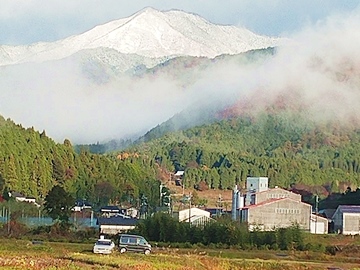 *【周辺】冬は周辺の山も綺麗な雪景色に。