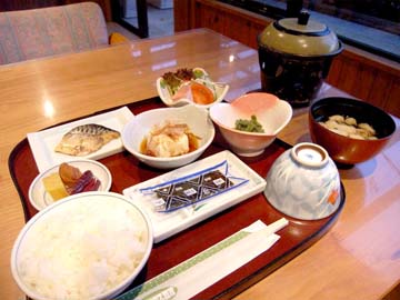 朝食（和定食）一例