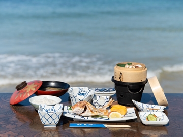 *【朝食一例】海の幸を使用した和朝食をご用意。海を眺めながら食べる朝食で特別な1日の始まりを…