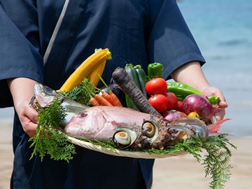 ＊玄海灘で獲れた旬の海の幸・旬の食材の数々。料理長が腕によりをかけて皆様にお出しします。
