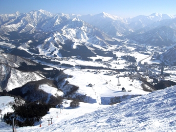 *【岩原スキー場】初心者にも安心のワイドな緩斜面コースが豊富にございます。