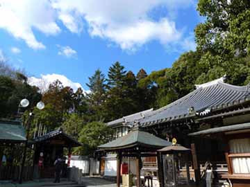 【瀧谷不動明王寺】「日本三不動の一」といわれ様々な祈願に多くの方が訪れます。