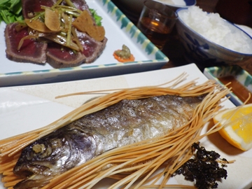 *当館名物「虹鱒のそうめん揚げ」！お客様にご好評を頂いている、当館オリジナルの料理です♪