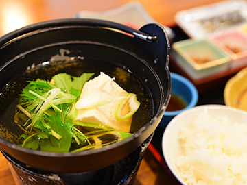 *朝食一例／健康を考えた身体に優しいメニュー