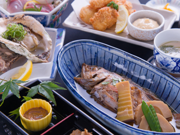 *【夕食一例】目の前の日本海で採れたサザエなど、隠岐だからこそ味わえる海の幸をご用意いたします。