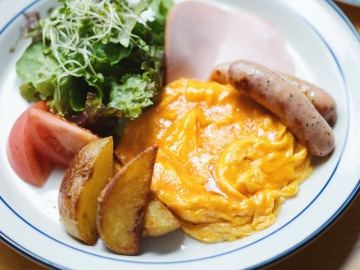 *朝食一例／「さわやかな1日をつくる」朝食です。