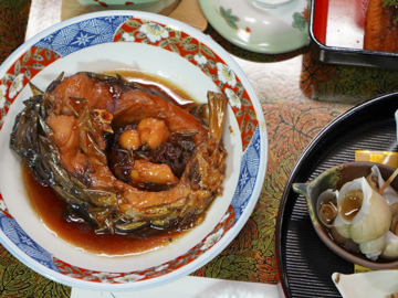 *ご夕食一例／清流で生まれた鯉の甘露煮は癖が少なく食べやすいとご好評いただいています